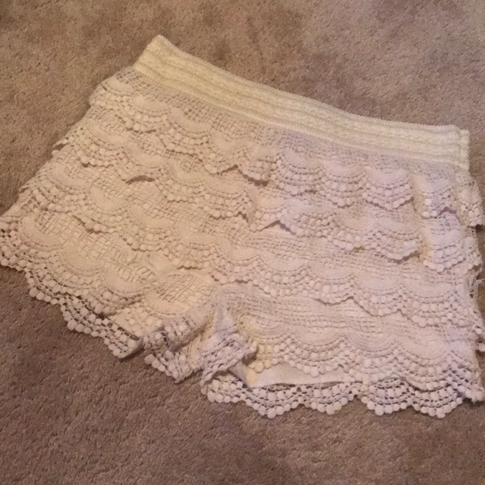 Charlotte Russe crochet creame skort/shorts size L